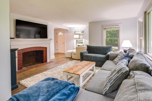 Wells House | Near Beach Coastal Maine Getaway with Yard
