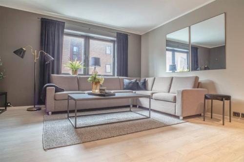 Alesund Apartment | Near Brosundet, Newly Refurnished, Free Street Parking