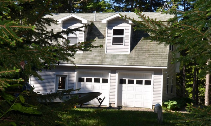 Northport Apartment | Near Camden, serene setting in the Maine woods, excellent reviews.800.00Week