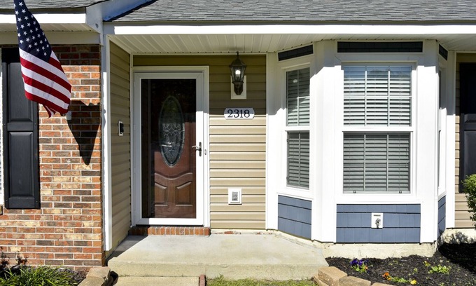 Piney Green House | Near Camp LeJeune main gate, Sleeps 6-7