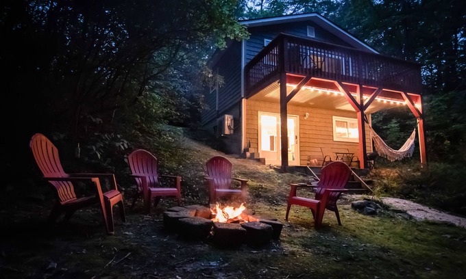 Lake Toxaway Cabin | Near Gorges State Park & Waterfalls, Peaceful & Modern
