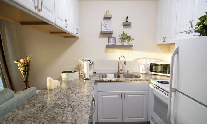 Cascade Apartment | Near I5, Airport