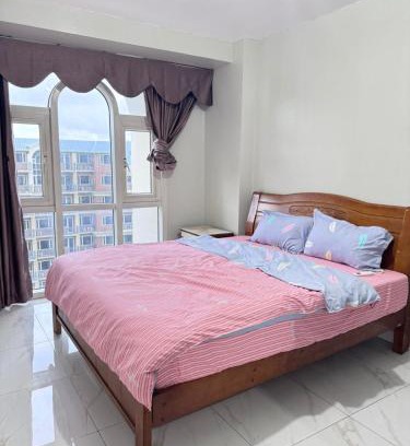 Paranaque House | Near Moa Facing pool view WP1603 Monarch Parksuites