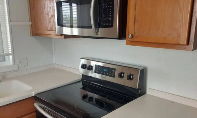 Del Valle Other | Neighboring Circuit of the Americas; expansive city view; lots of open space