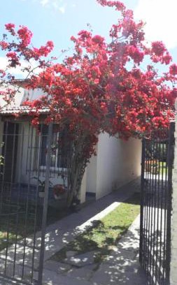 Monte Grande House | Nel's Casa Hostel A 15 minutos de Aeropuerto Ezeiza