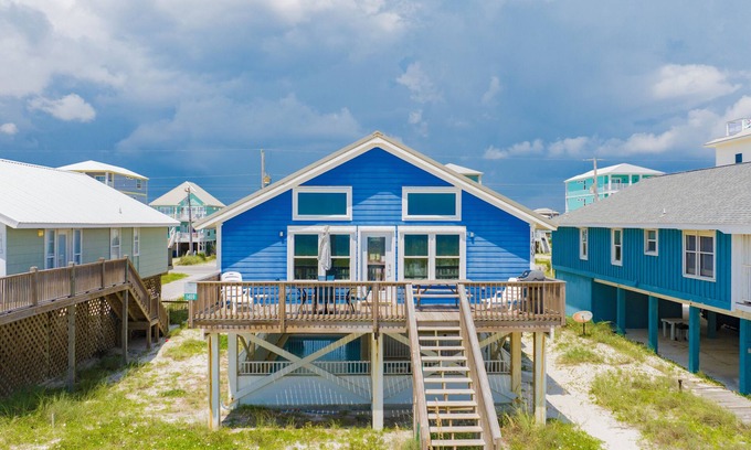 Ono Island House | Nemo’s Grotto – Pet-Friendly | Beachfront | Private Pool