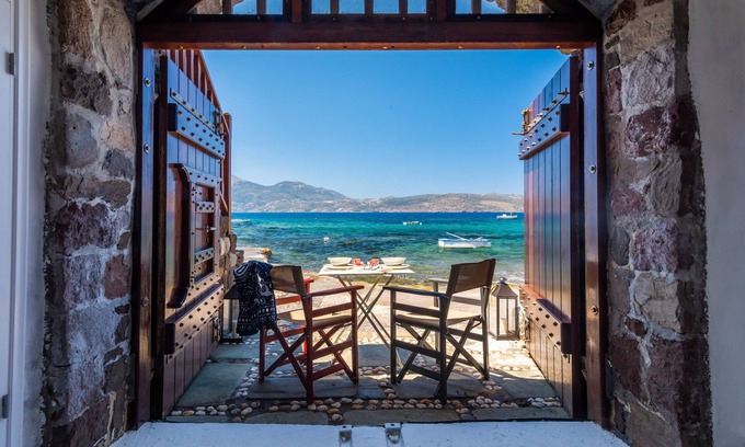 Tripiti Apartment | Neosikos AmazingBeach House Milos Island