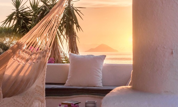 Vulcanello Villa | NERO DI CENERE, AEOLIAN STYLE VILLA ON THE VOLCANO ISLAND