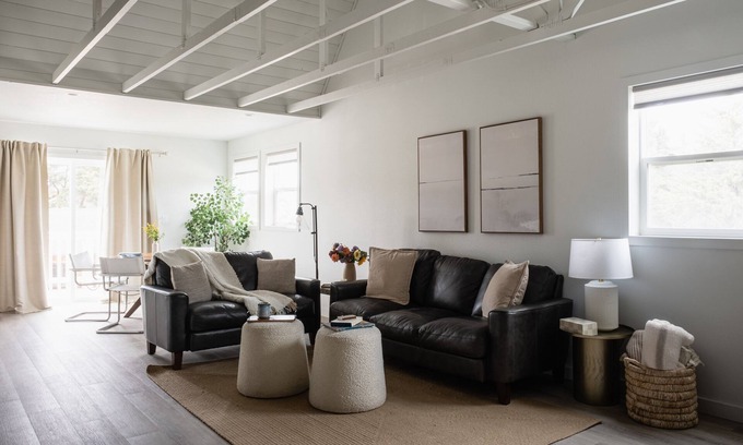 Neskowin Apartment | Nest Market Loft -2 bed lux Neskowin loft. Steps to beach & market. Great rates!