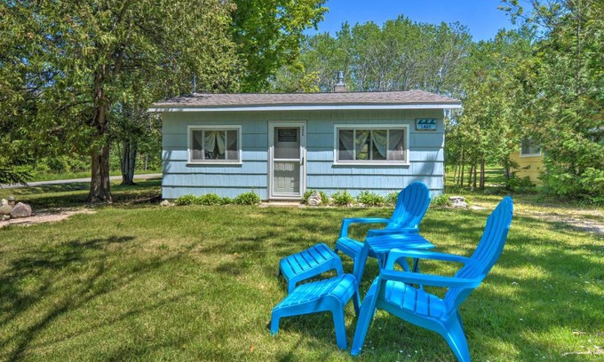 Charlevoix House | Nestle by Lake Charlevoix Cottage Pets Welcome!
