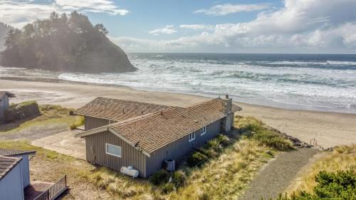 Neskowin House | Nestle Inn - Meredith Lodging