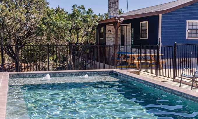 Concan House | Nestled in the Canyon Oaks Subdivision