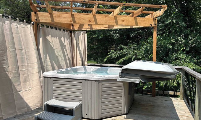 Eureka Springs House | Nestled in the Woods to see the Fall Colors!