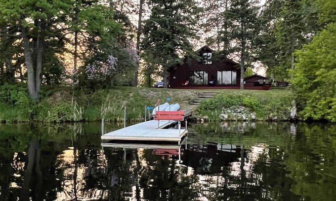 Grand Rapids Cabin | Nestled in the Whistling Pines Charming 2 bedroom cabin sleeps 6 in Grand Rapids