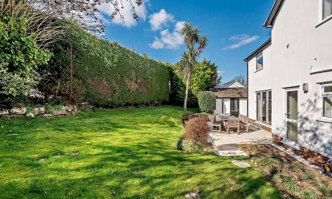 Oxwich House | Netherend - Three Bedroom House, Sleeps 6