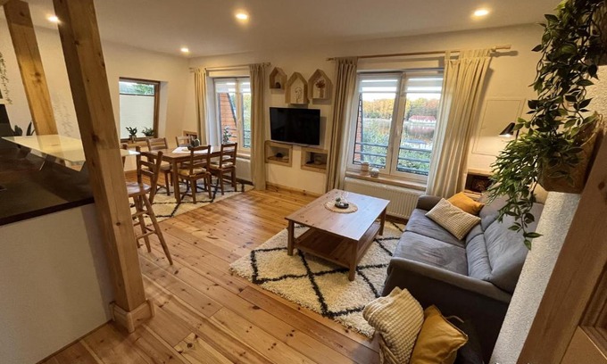 Ottersberg Apartment | NEU! Ferienwohnung Seeblick Ottersberg