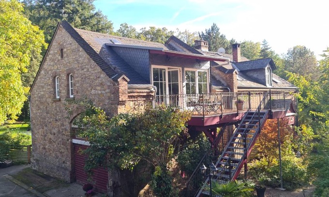 Aulhausen Apartment | Neue Ferienwohnung im alten Forsthaus
