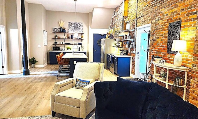 Sandusky House | New 1st Floor Apt in Downtown Sandusky!