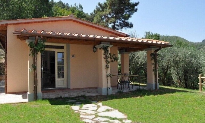Giugnano Villa | New 2 bed villa with large panoramic pool 40min to beaches