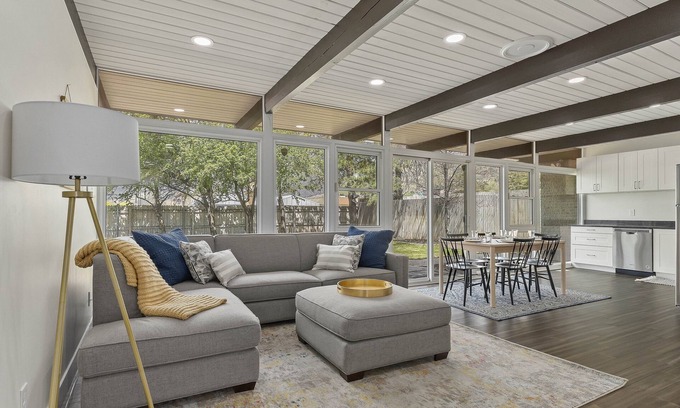 Canyon Rim House | New 5 bd(2 families) near downtown & ski resorts