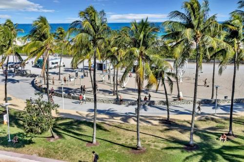 South Beach Apartment | NEW Amazing large 3BR direct oceanfront Penthouse On Ocean Drive!