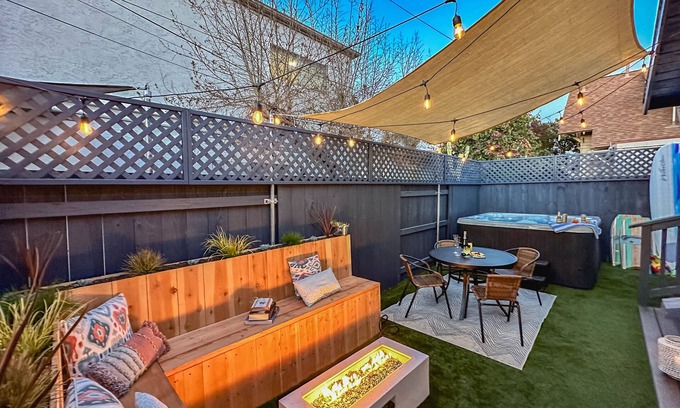Hillcrest House | *NEW AMAZING URBAN OASIS! SPA-FIRE-DECK-GR8 DEAL!