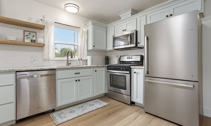 Depot Bench House | NEW! Beautiful Boise Bench Bungalow. Close to everything!