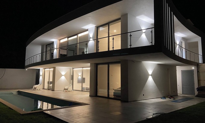 Foz do Arelho Villa | New build modern villa 10 min walk from lagoon and city center