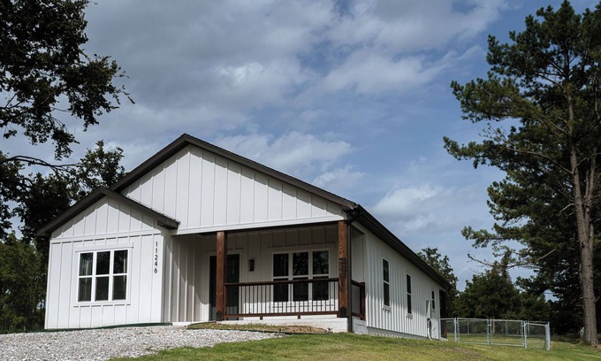 Lowell House | New build near Beaver Lake