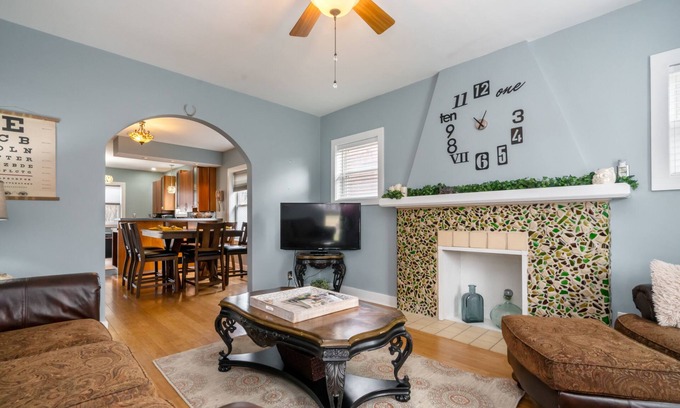 Prestonia House | NEW & Charming! Close to Everything -KY Fair & Expo Center and C/D 5-Star!