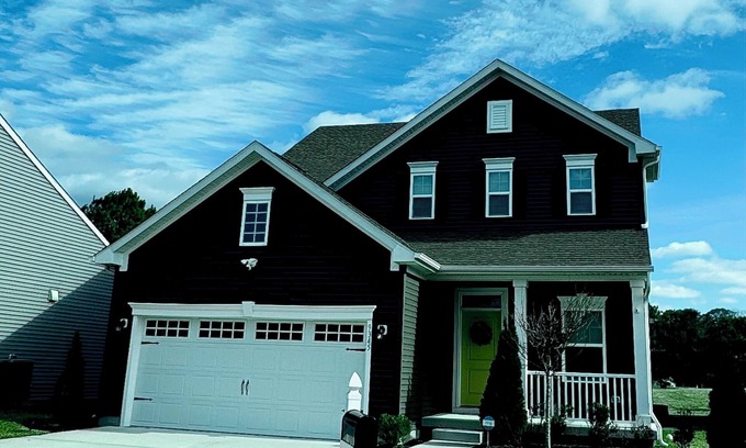 Delmar House | New Coastal Style 4-bedroom house in superb Delmar with fitness room, WiFi, AC