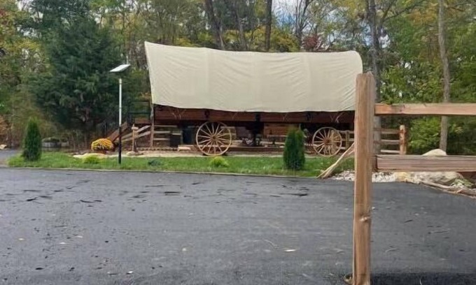 Peculiar Cottage | New Conestoga 1843 Wagon