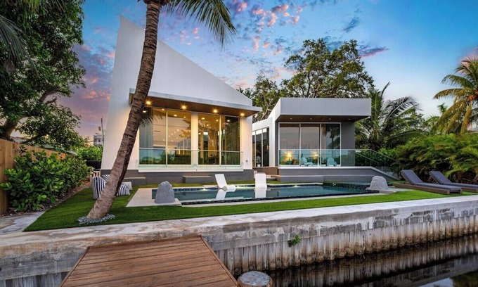 Ojus House | New Construction Waterfront Luxury Villa