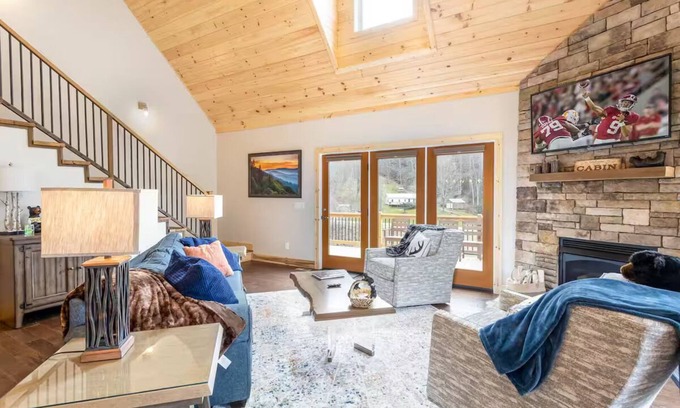 Vilas Cabin | NEW Creekside 4-BR Modern Cabin with Hot Tub, Fire Pit, Grill, 2+ Acre field!
