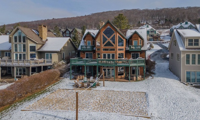 McHenry House | New! Elegant Lakefront Lodge w/Indoor Pool & Sauna