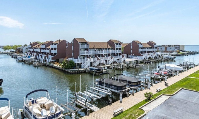 Heron Harbour Isle Condo | New for 2024 - 3 BR 2 BA Unit with Water Views and a Pool