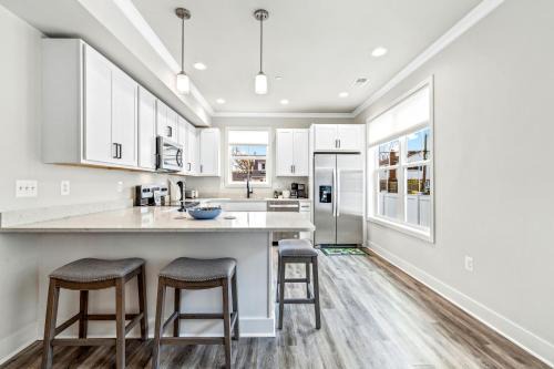 Edgewater House | New! Golden Anchor Retreat Lux Living!