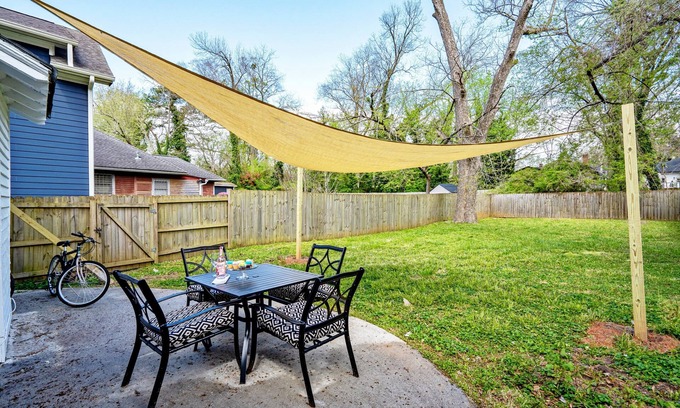 West End House | *NEW* Gorgeous Beltline Bungalow Centrally Located