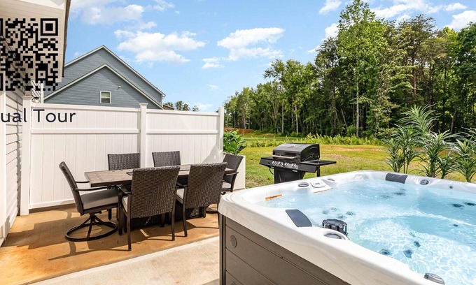 Denver House | New! King Suite~Hot Tub~8min 2 Downtown Denver