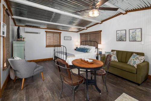 Wimberley House | NEW! Ladybug @ Firefly Grove w/Blanco River Access