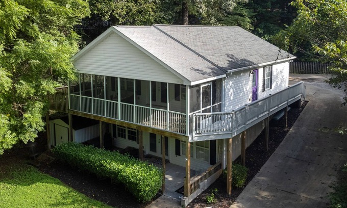 Seneca House | NEW! Lakehouse Retreat near Clemson