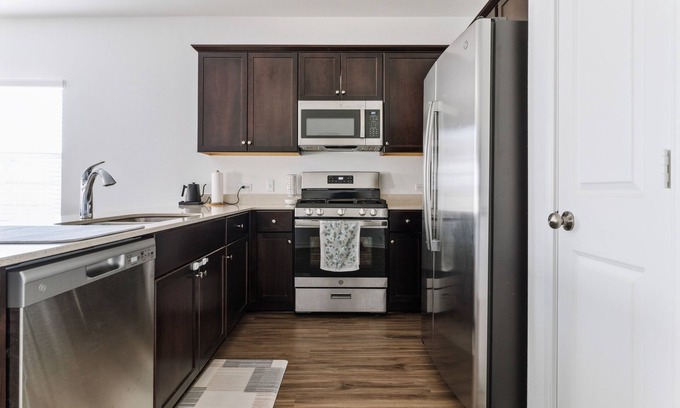 Del Valle House | NEW LISTING! Austin Getaway: Come, Stay, and Play! by RedAwning