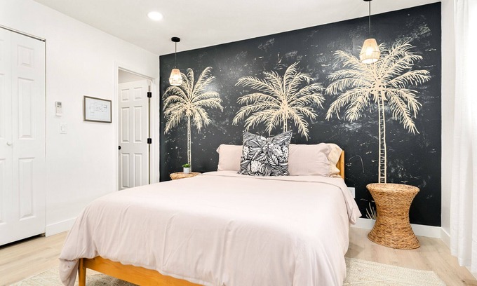 Twentynine Palms House | New Listing! Cowboy Pool, Stargazing, Hot Tub