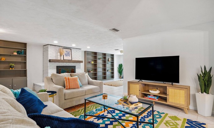 Bayshore Gardens House | New listing discount! Beautiful house close to Anna Maria Island and Siesta Key.