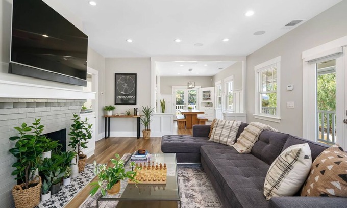 San Luis Obispo House | NEW LISTING ! NEWLY REMODELED HISTORIC HOME NEAR DOWNTOWN!