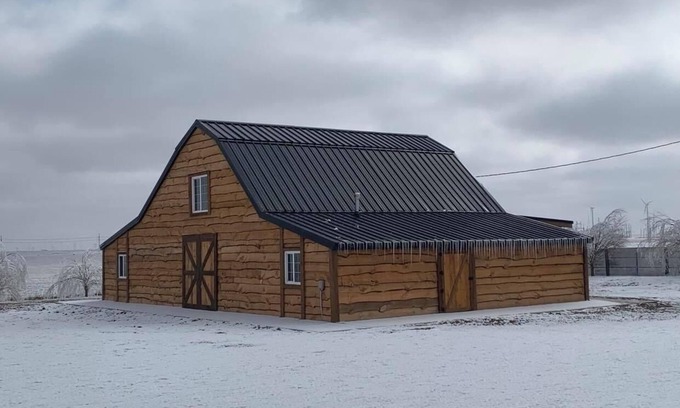 Montezuma House | New listing! Newly renovated barndominium! Peaceful, quiet stay!