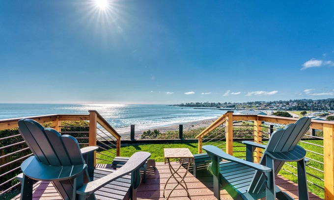 Harbor House | NEW LISTING Oceanfront 3 bedroom/ 3 bath home overlooking the Brookings Harbor