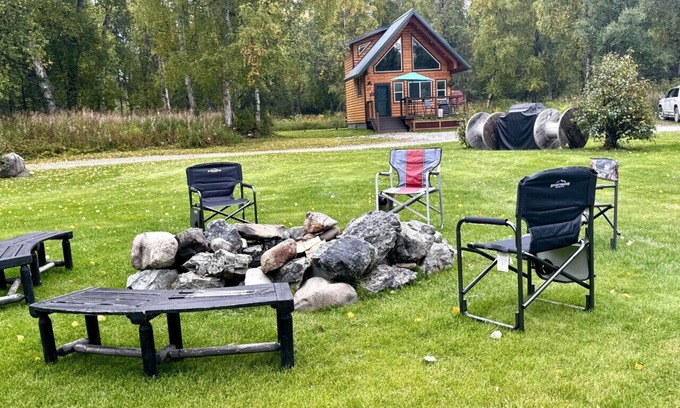 Fishhook Cabin | NEW-Little Susitna Hideaway