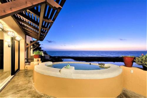 Todos Santos Villa | NEW Luxury Getaway - Pool, Spa, Sunset, VIEWS @ Casa Bella