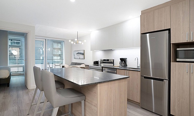 Quartier des Spectacles Apartment | New Luxury Unit in Heart of MTL 913 | Metro access